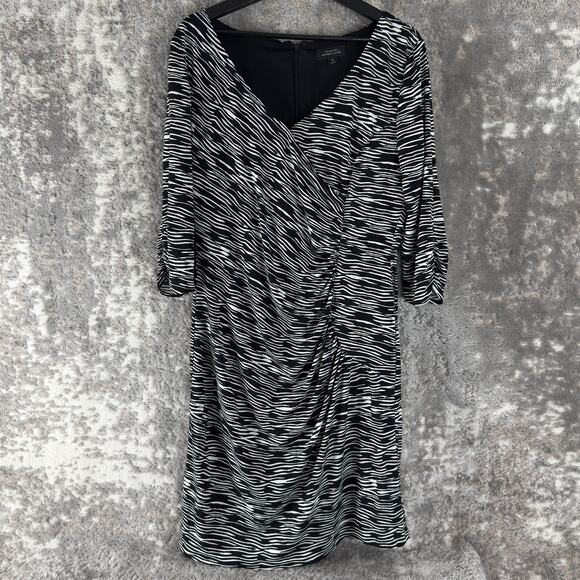 Tahari Size 10 Faux Wrap Mini Dress Black White V Neck Lined Pullover Lined - Picture 1 of 9